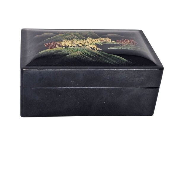 Lacquered Japanese Style Decorative Box With Landscape Design & Removable Lid - Picture 7 of 11